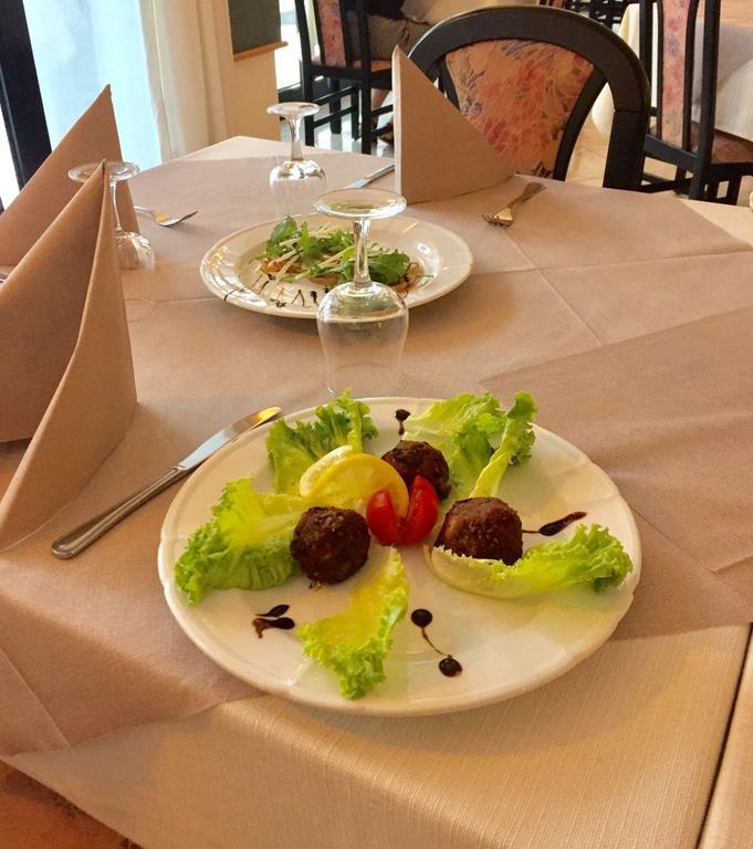 Lido Hotel 3*