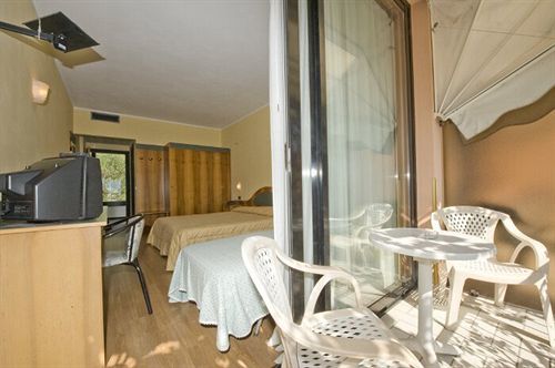 Lido Hotel 3*